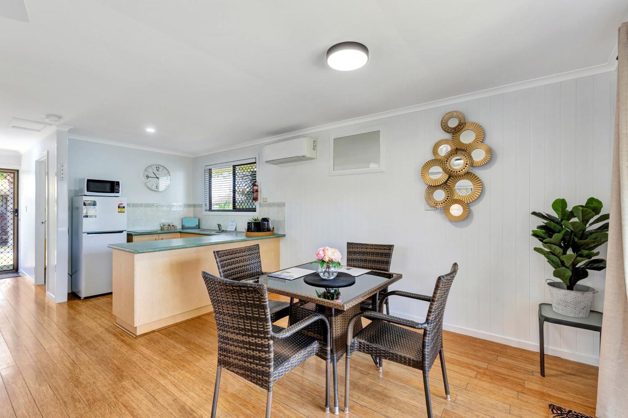 Sanctuary Lakes Fauna Retreat Urangan ภายนอก รูปภาพ